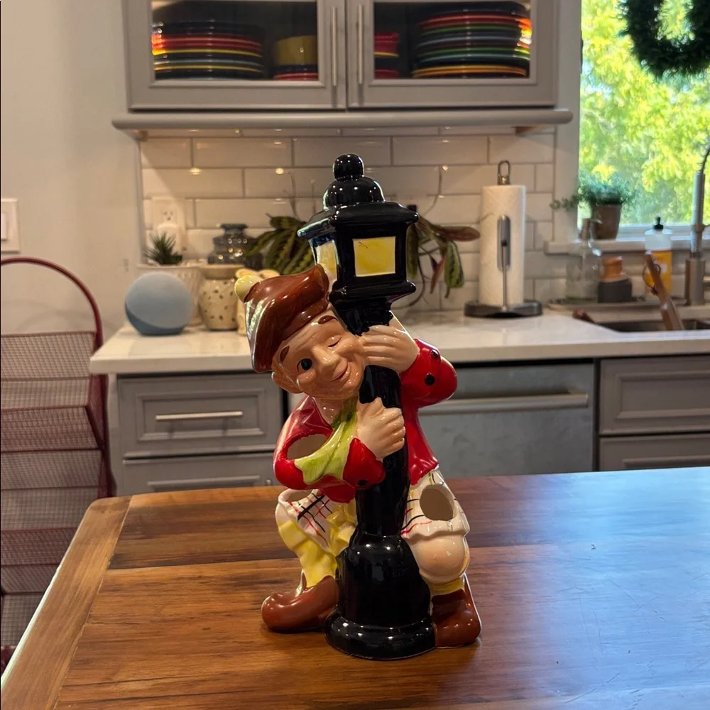 Vintage MCM Drunken Scotsman Hugging Lampost 1950’s Bar Accessory Holder